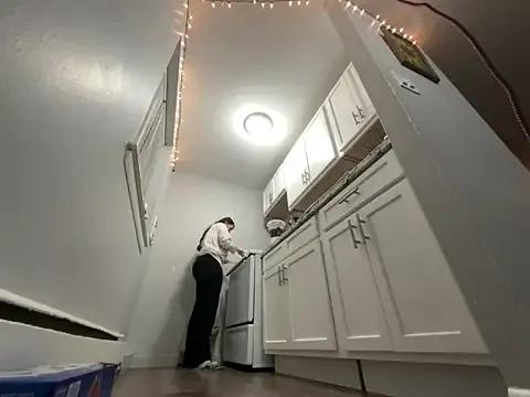 Freechat Snowbunnycake_131 on StripChat