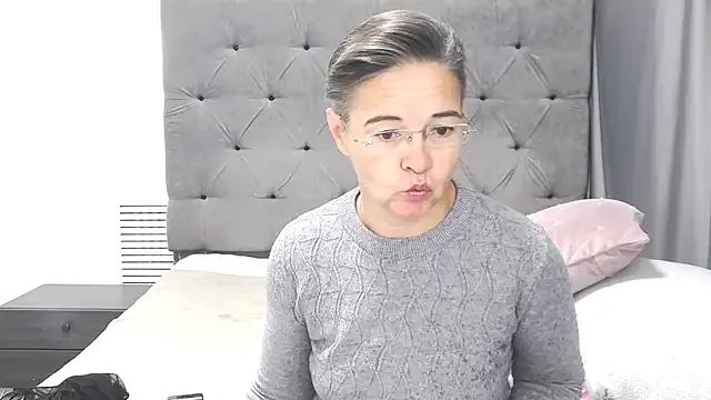 Freechat StaceyDarling on StripChat