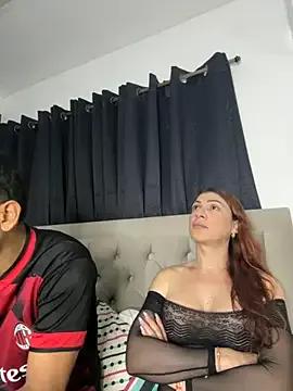 Freechat sweethoneytsx on StripChat