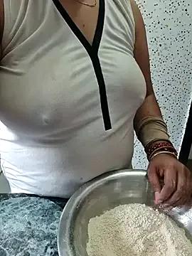 Freechat thelustybitch on StripChat