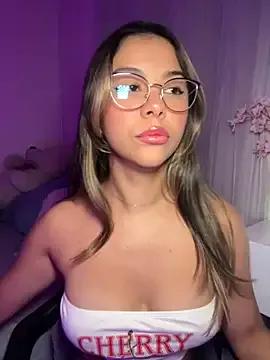 Freechat tuckersabrina on StripChat