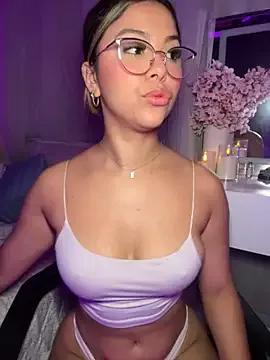 Freechat tuckersabrina on StripChat