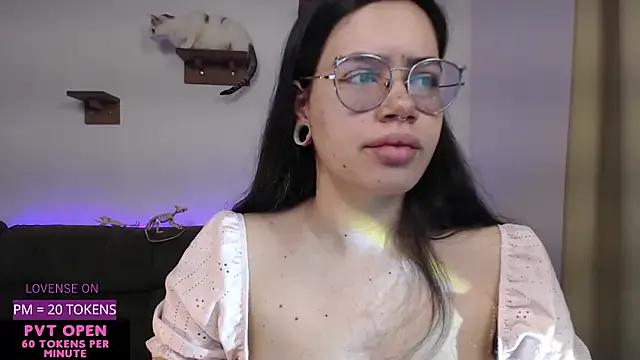 Velvetcrystall on StripChat 